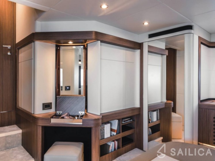 Absolute 50 Fly - Yacht Charter Sailica