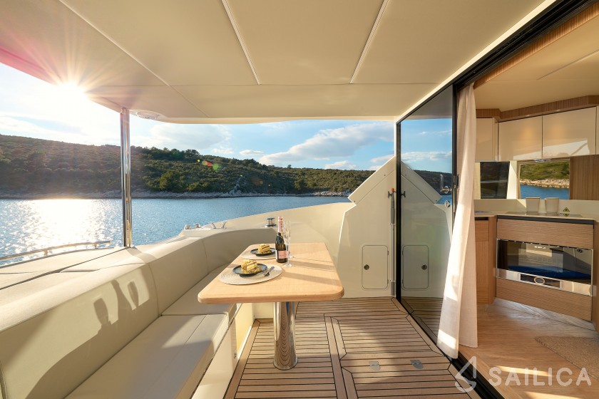 Absolute 50 Fly - Yacht Charter Sailica