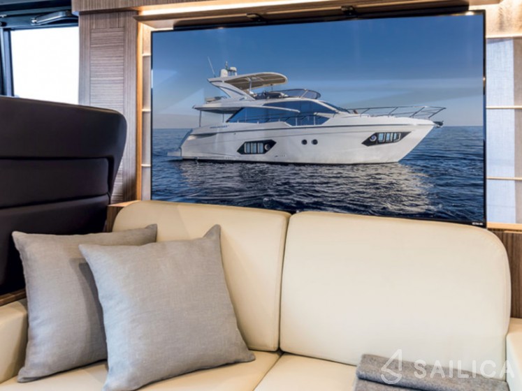 Absolute 50 Fly - Yacht Charter Sailica