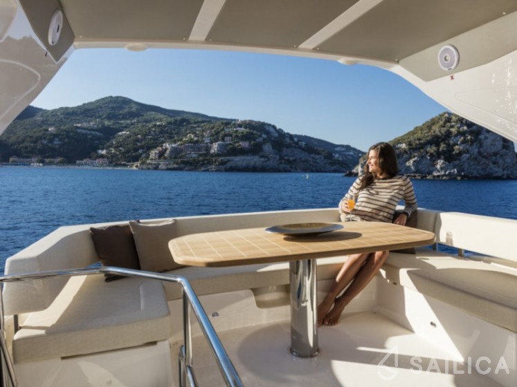 Absolute 50 Fly - Yacht Charter Sailica