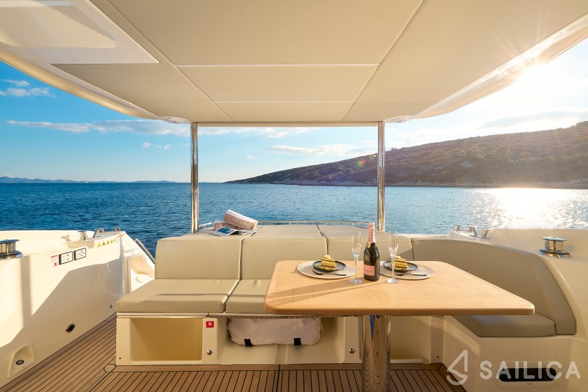 Absolute 50 Fly - Yacht Charter Sailica