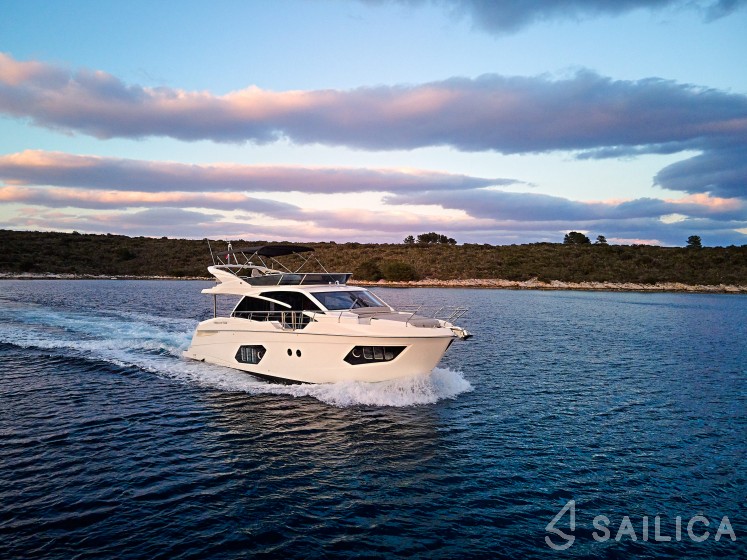 Absolute 50 Fly - Yacht Charter Sailica