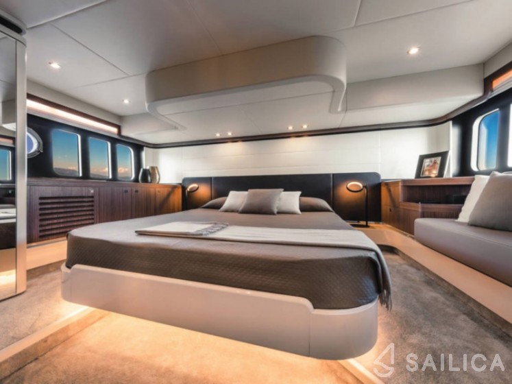 Absolute 50 Fly - Yacht Charter Sailica