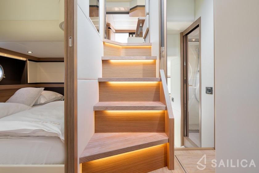 Absolute 50 Fly - Yacht Charter Sailica