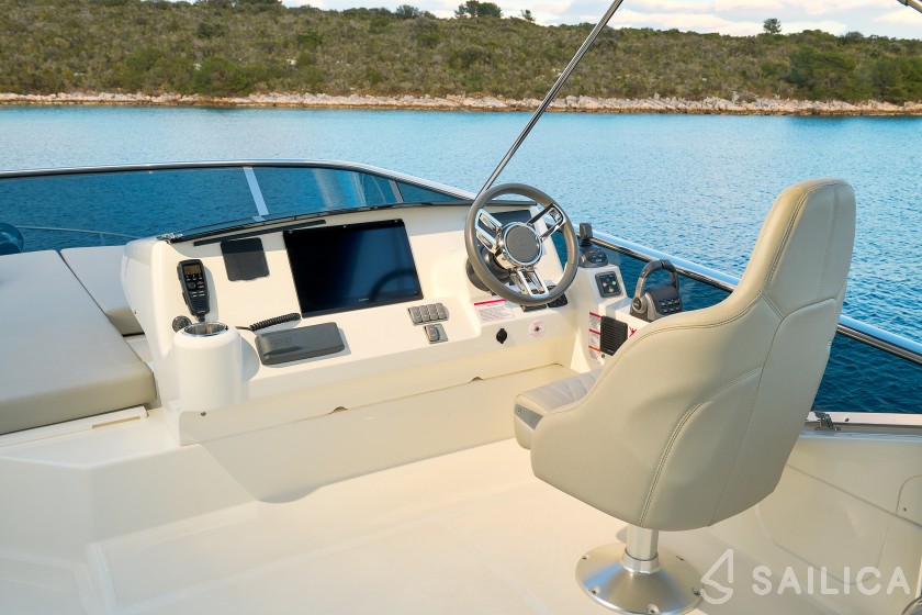 Absolute 50 Fly - Yacht Charter Sailica