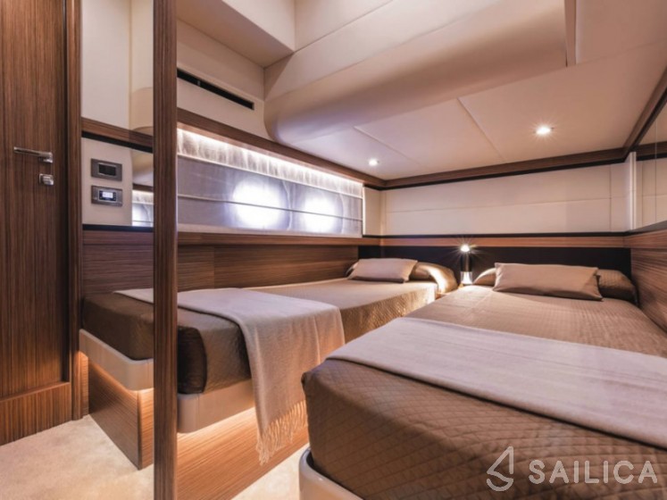 Absolute 50 Fly - Yacht Charter Sailica