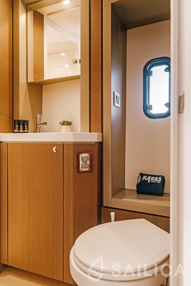 Bali 4.6 - Yacht Charter Sailica