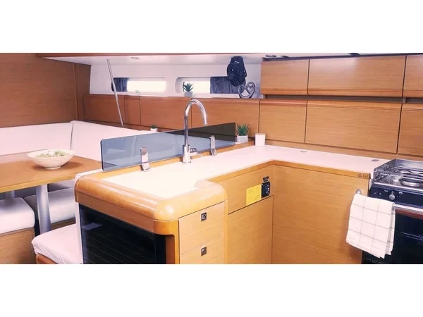 Sun Odyssey 409 - Yacht Charter Sailica