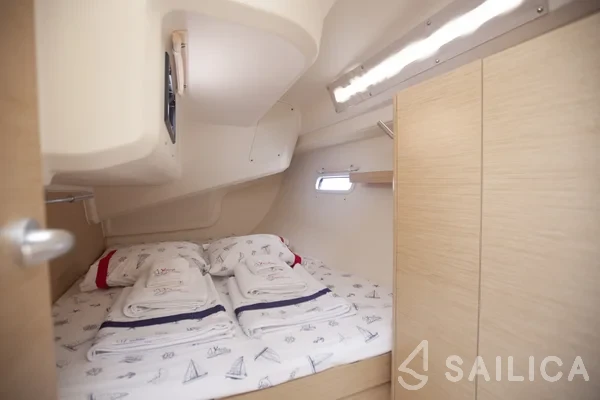 Hanse 388 - Yacht Charter Sailica