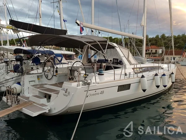 Oceanis 48 - Yacht Charter Sailica