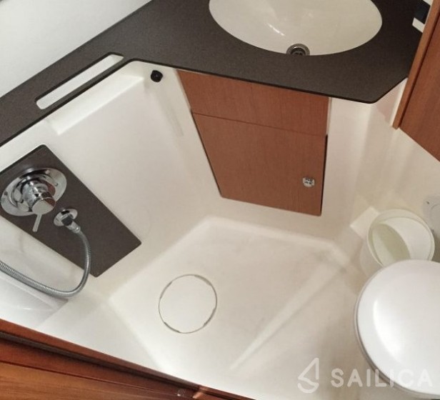 Bavaria 46 Cruiser - Yacht Charter Sailica