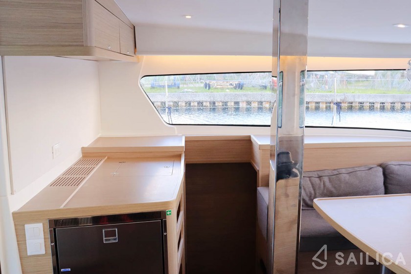 Lagoon 42 - Yacht Charter Sailica