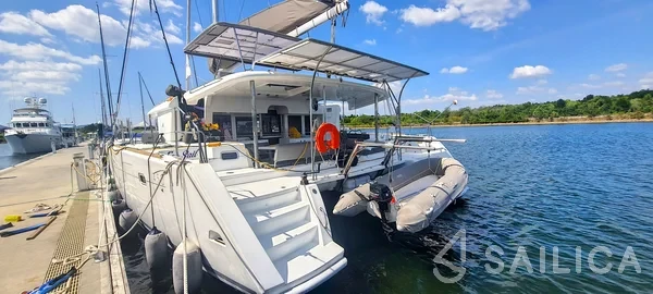 Lagoon 450  Flybridge - Yacht Charter Sailica