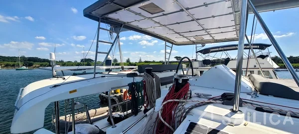 Lagoon 450  Flybridge - Yacht Charter Sailica