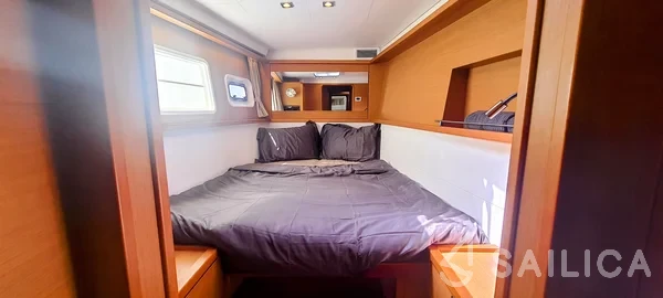 Lagoon 450  Flybridge - Yacht Charter Sailica