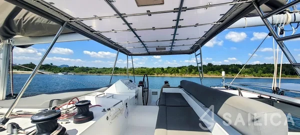 Lagoon 450  Flybridge - Yacht Charter Sailica