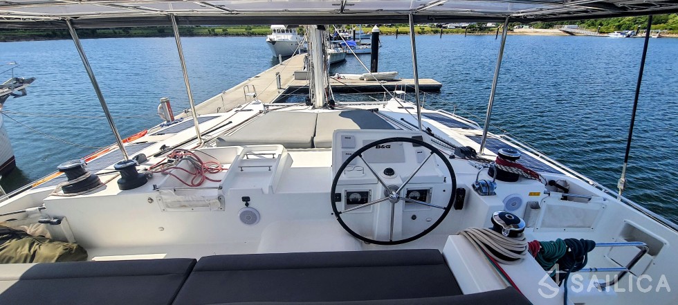 Lagoon 450  Flybridge - Yacht Charter Sailica