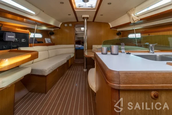 Sun Odyssey 42i - Yacht Charter Sailica