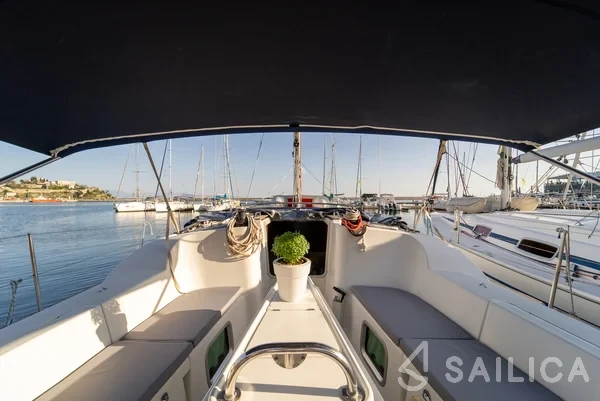 Sun Odyssey 42i - Yacht Charter Sailica