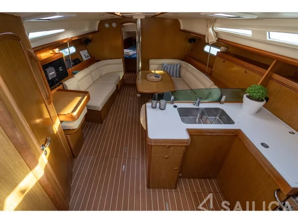 Sun Odyssey 42i - Yacht Charter Sailica
