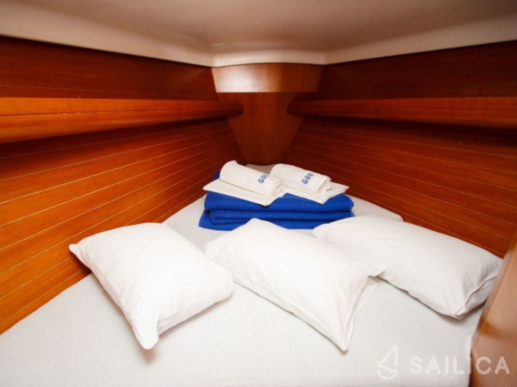 Elan 40 - Yacht Charter Sailica