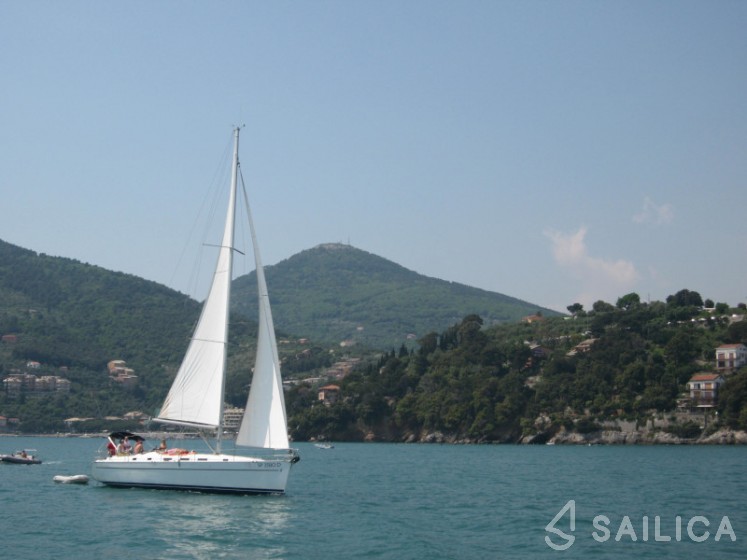 Cyclades 43.3 - Yacht Charter Sailica