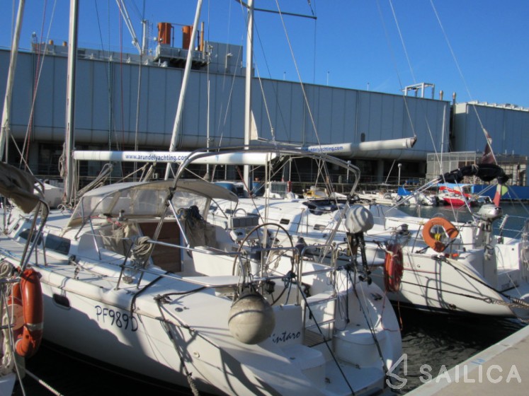 Catalina 42 - Yacht Charter Sailica