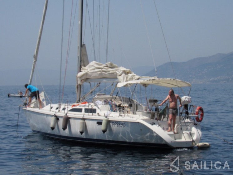 Catalina 42 - Yacht Charter Sailica