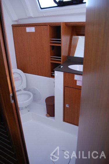 Bavaria 41 Cruiser - Yacht Charter Sailica