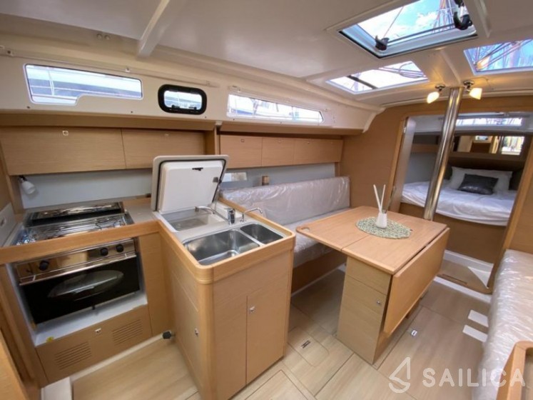 Dufour 360 GL - Yacht Charter Sailica