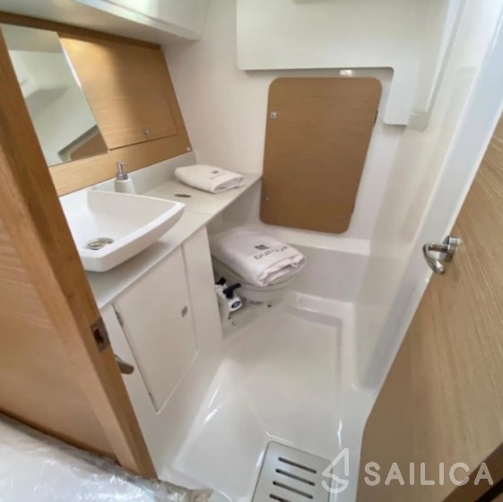 Dufour 360 GL - Yacht Charter Sailica