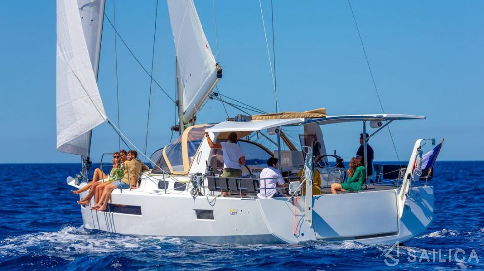 Sun Loft 47 - Yacht Charter Sailica