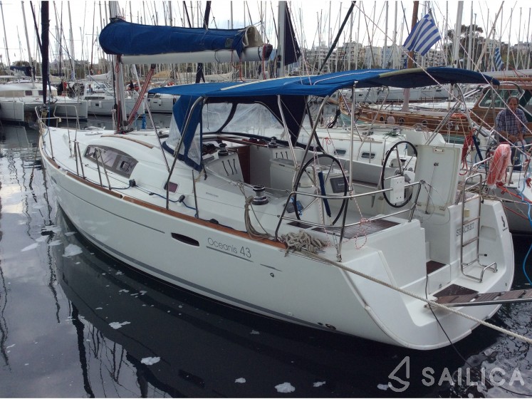 Oceanis 43 - Yacht Charter Sailica