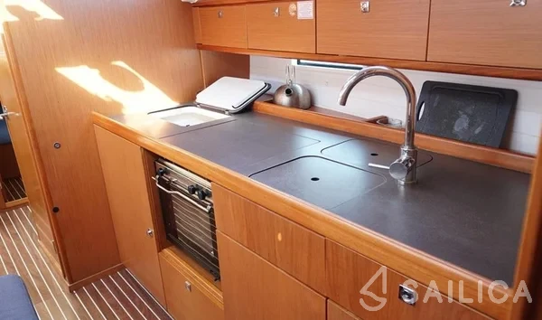 Bavaria 41 Cruiser - Yacht Charter Sailica