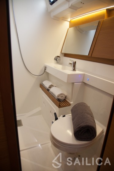 Sun Odyssey 490 - Yacht Charter Sailica