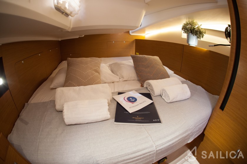 Sun Odyssey 490 - Yacht Charter Sailica