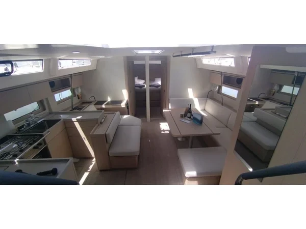 Oceanis 51.1 - Yacht Charter Sailica