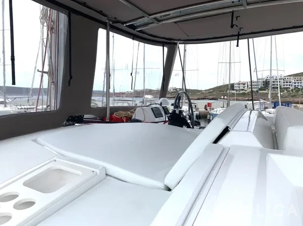 Bali 4.1 - Yacht Charter Sailica