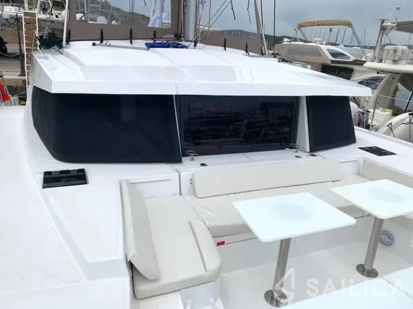Bali 4.1 - Yacht Charter Sailica