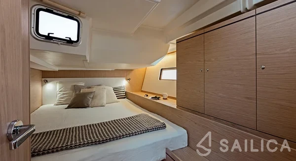 Oceanis 51.1 - Yacht Charter Sailica