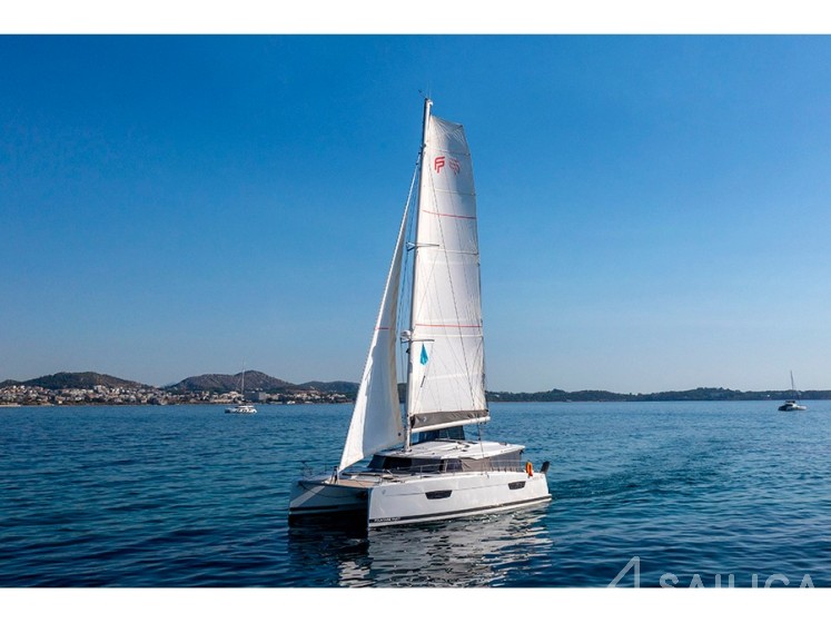 Astréa 42 - Yacht Charter Sailica