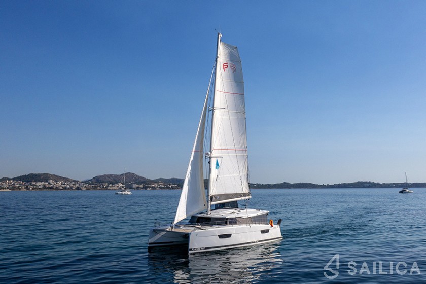 Astréa 42 - Yacht Charter Sailica