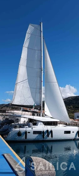 Lagoon 42 - Yacht Charter Sailica