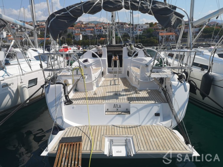 Elan 40 Impression - Yacht Charter Sailica