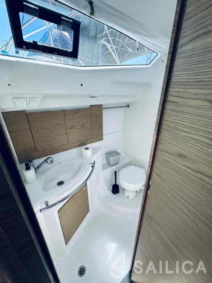 Elan 40 Impression - Yacht Charter Sailica