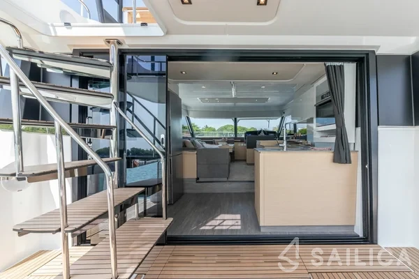 MY5 - Yacht Charter Sailica