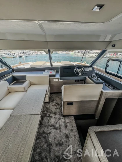 MY5 - Yacht Charter Sailica
