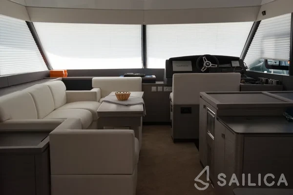 MY5 - Yacht Charter Sailica