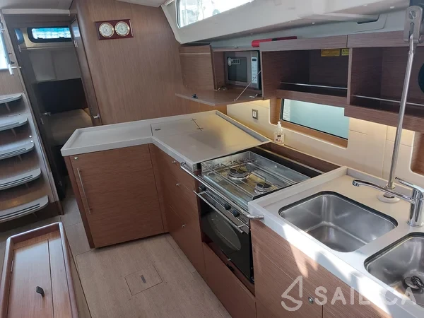 Oceanis 46.1 - Yacht Charter Sailica