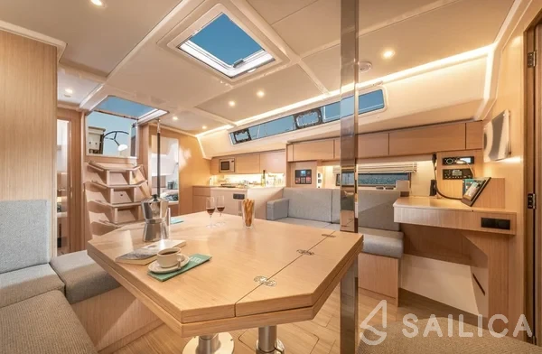 Oceanis 40.1 - Yacht Charter Sailica